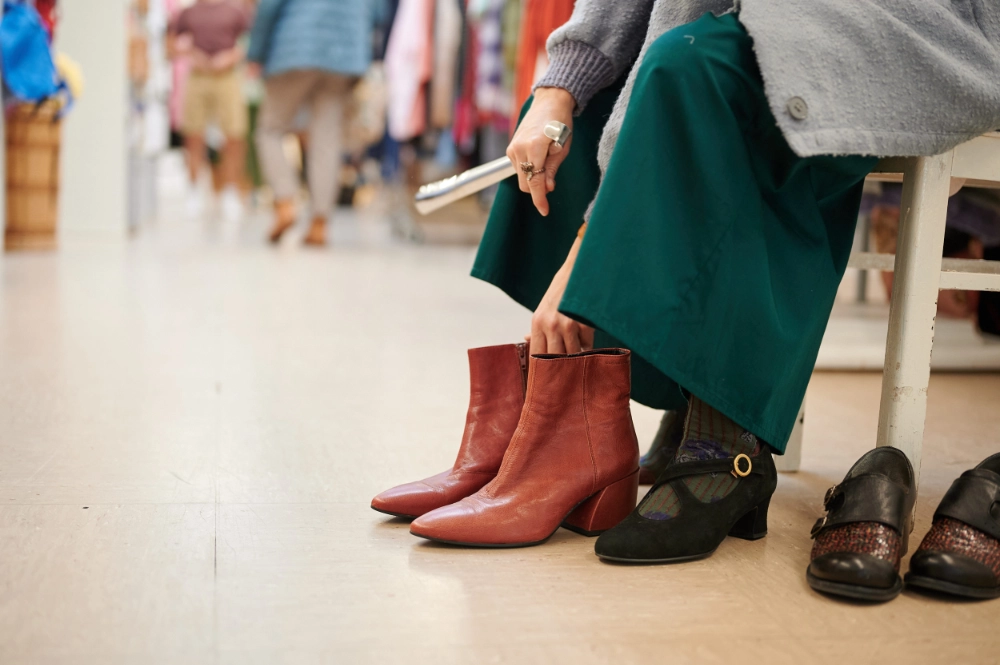 Secondhand Kleidung kaufen im Gebrauchtwarenladen Weilheim